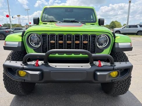 Used 2025 Jeep Wrangler Unlimited Rubicon AWD/4WD image 2