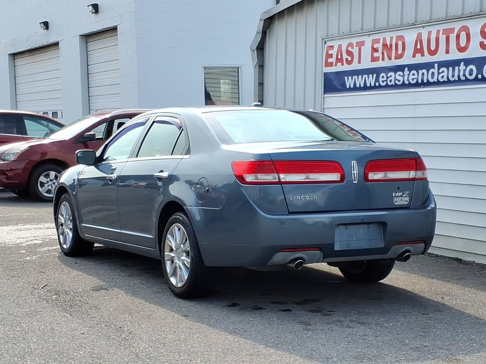 Used 2011 Lincoln MKZ FWD image 3