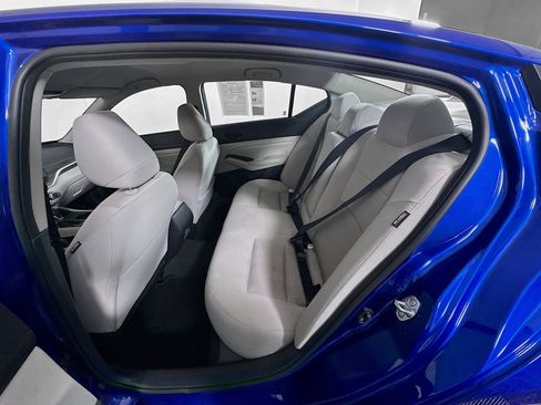 Used 2025 Nissan Altima 2.5 SV image 25