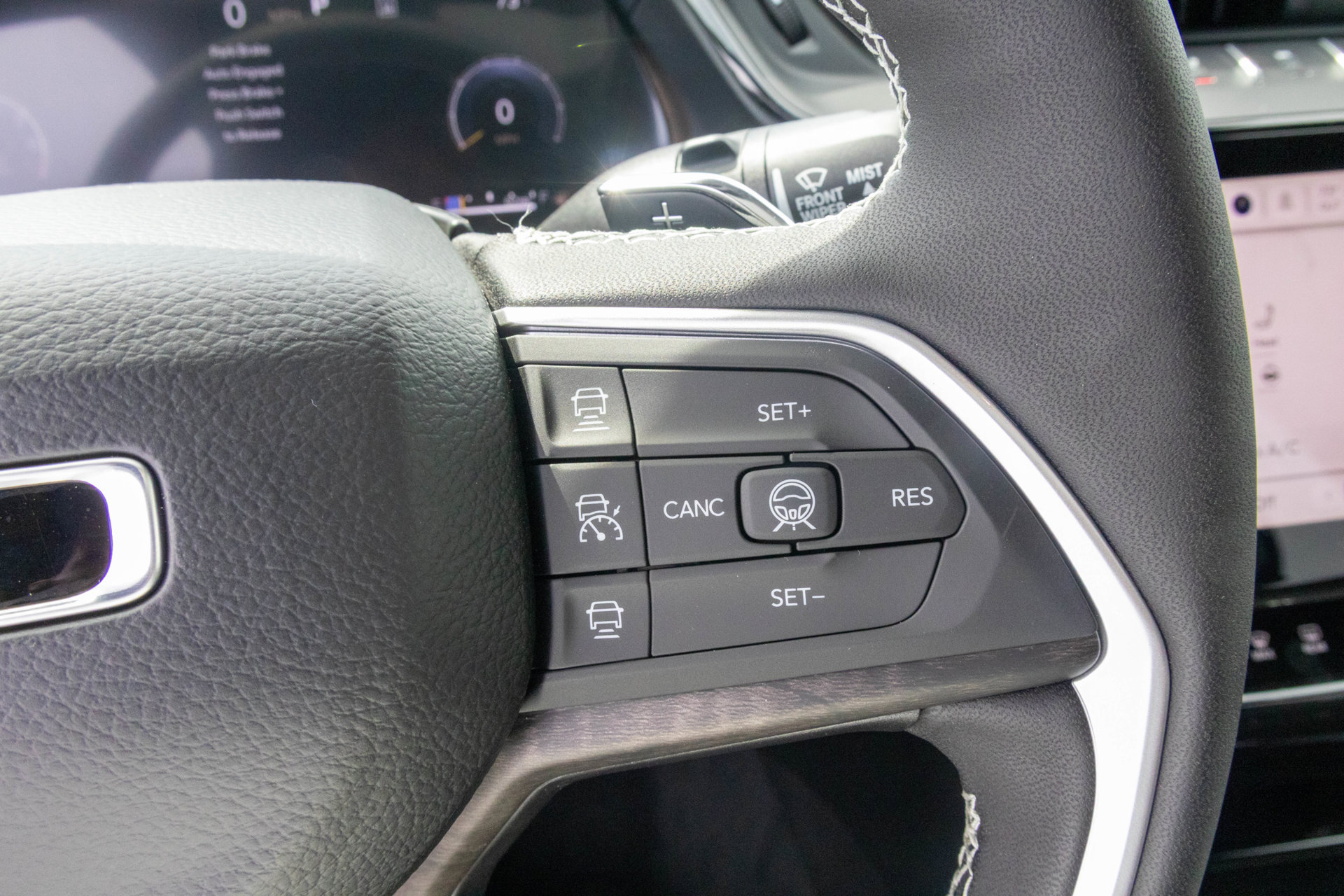 New 2027 Jeep Grand Cherokee Altitude AWD/4WD image 30