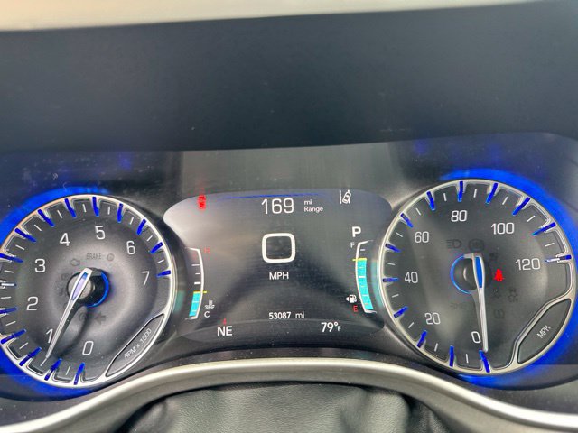 Used 2023 Chrysler Pacifica Touring-L FWD image 23