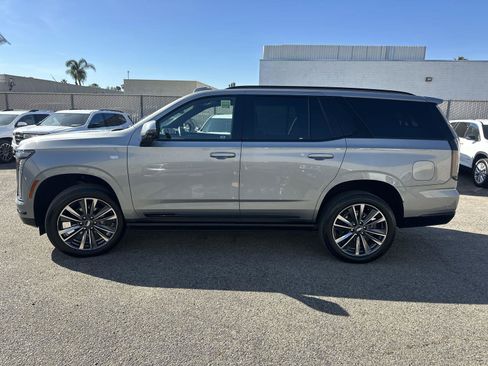 Used 2025 Cadillac Escalade Sport AWD/4WD image 7