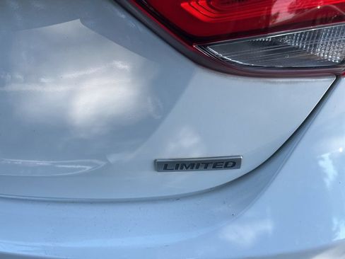 Used 2014 Hyundai Elantra Limited FWD image 10