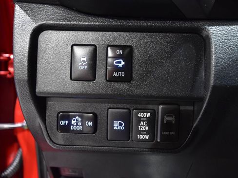 Used 2020 Toyota Tacoma TRD Off-Road w/ Technology Package AWD/4WD image 15