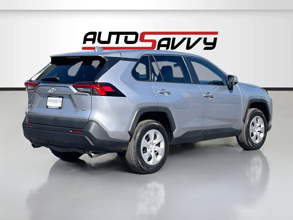 Used 2024 Toyota RAV4 LE FWD image 7