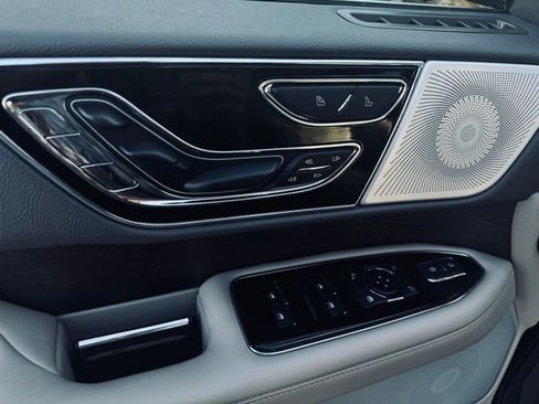 Certified 2024 Lincoln Navigator Reserve image 12