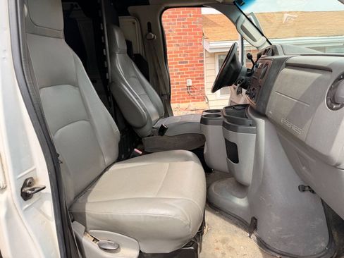 Used 2011 Ford E-150 and Econoline 150 w/ Commercial Cargo Van Pkg RWD image 17