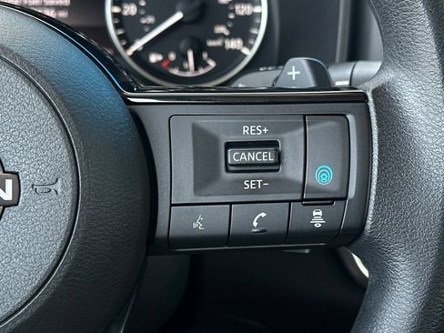 Used 2023 Nissan Rogue SV FWD image 35