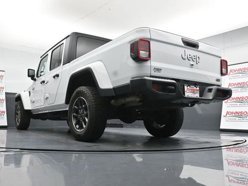 Used 2023 Jeep Gladiator Overland AWD/4WD image 32