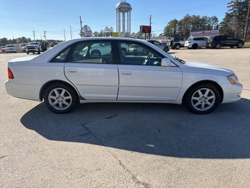 Used 2000 Toyota Avalon XLS image 5