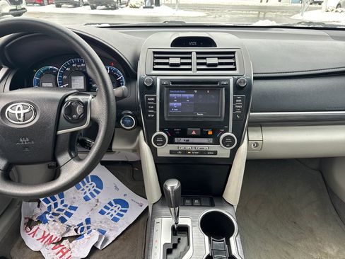 Used 2014 Toyota Camry XLE image 17