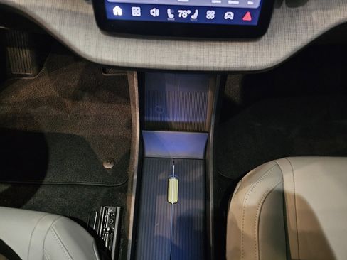 Used 2025 Volvo EX30 Ultra image 25