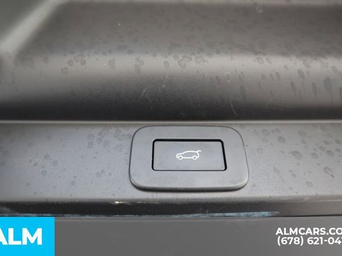 Used 2024 Land Rover Range Rover Long Wheelbase SE image 25