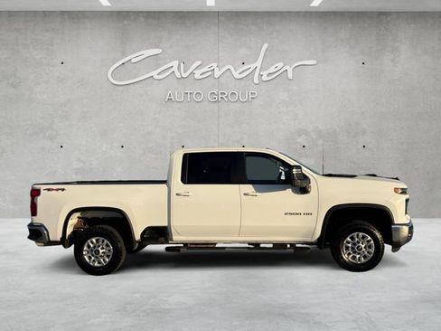 Used 2025 Chevrolet Silverado 2500 LT w/ Convenience Package image 17