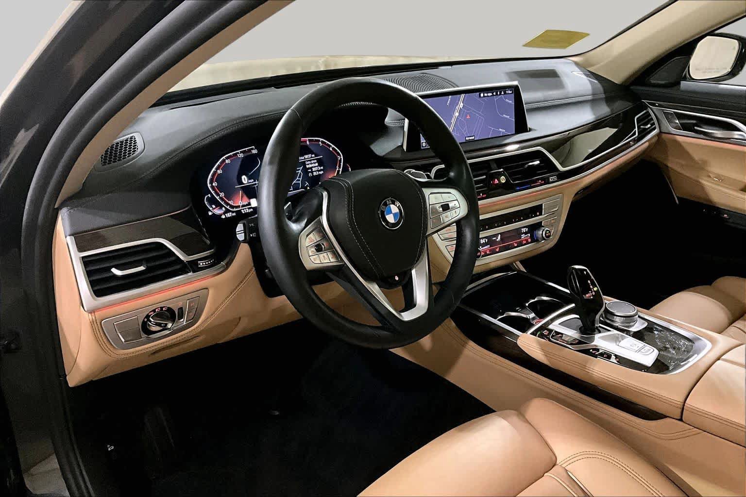 Used 2022 BMW 750i xDrive AWD/4WD image 17