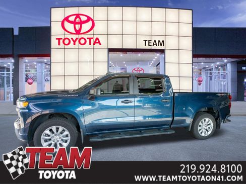 Used 2019 Chevrolet Silverado 1500 Custom w/ Custom Value Package AWD/4WD image 1