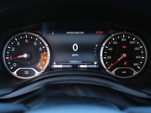 Used 2019 Jeep Renegade Trailhawk AWD/4WD image 15
