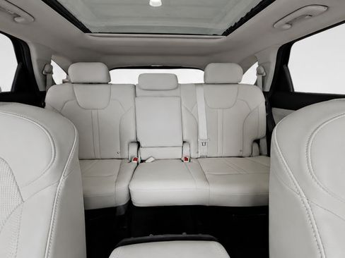Used 2025 Kia Sorento S w/ Panoramic Sunroof Package FWD image 14