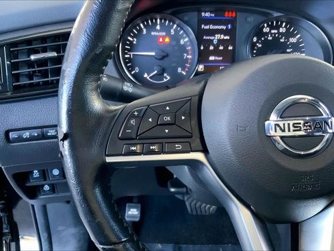 Used 2022 Nissan Rogue Sport SV image 24