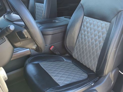 Used 2021 Chevrolet Silverado 1500 RST image 18