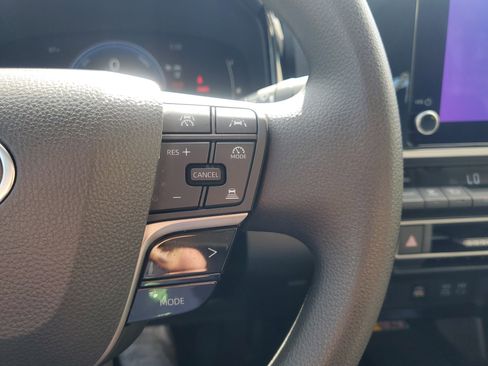 Used 2025 Toyota Camry LE image 22