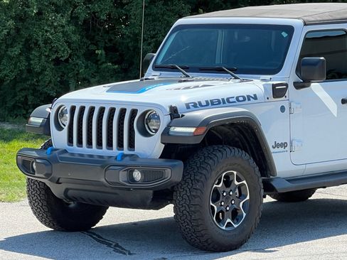 Used 2023 Jeep Wrangler Unlimited Rubicon 4xe AWD/4WD image 11