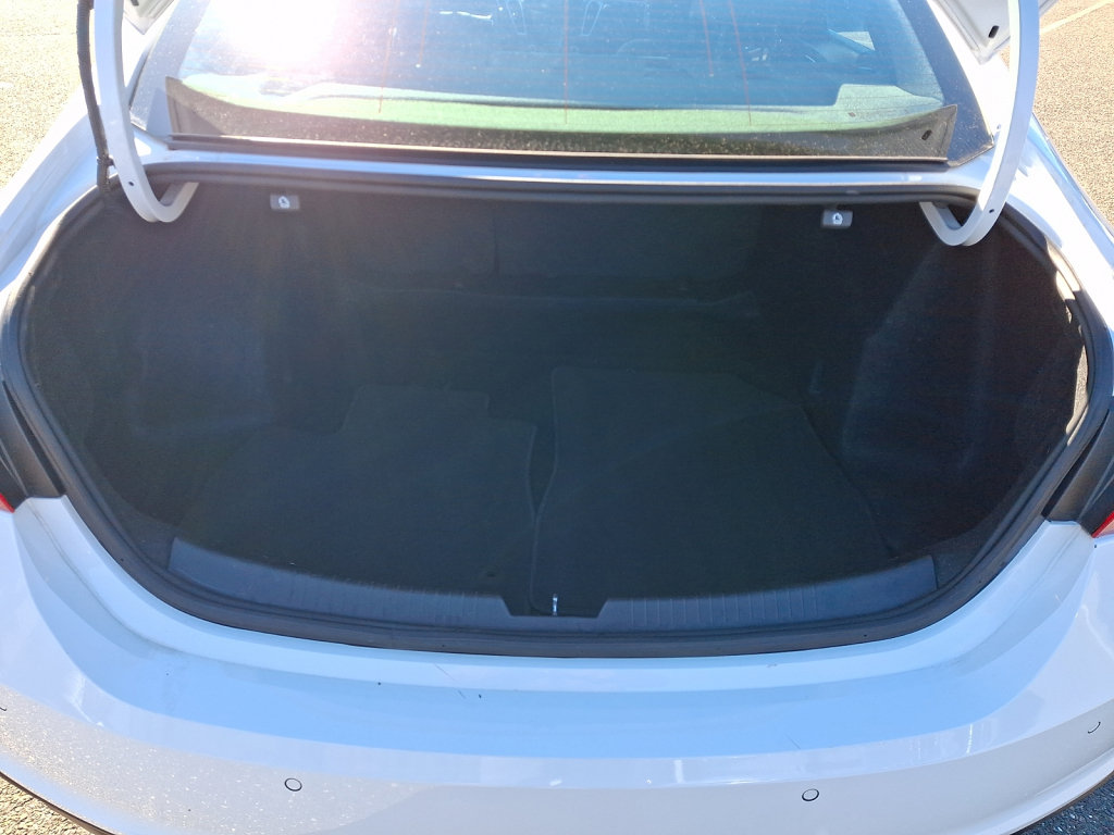 Used 2024 Chevrolet Malibu LT FWD image 18