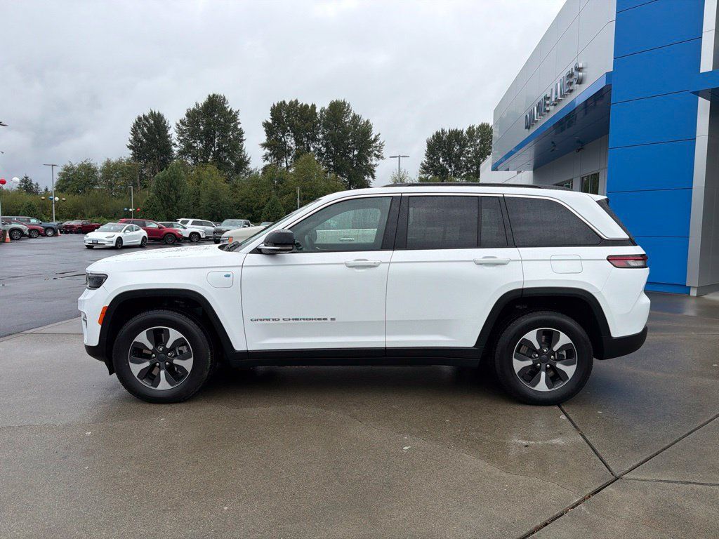 Used 2024 Jeep Grand Cherokee Limited 4xe AWD/4WD image 2