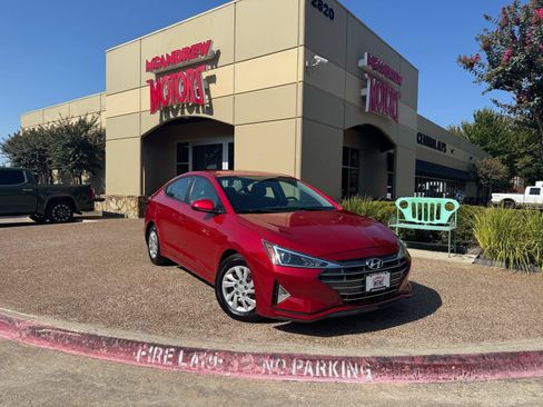 Used 2020 Hyundai Elantra SE FWD image 1