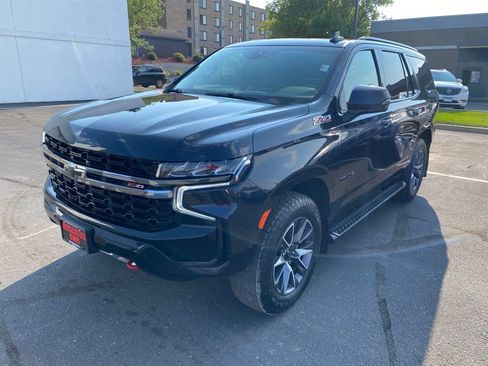 Used 2021 Chevrolet Tahoe Z71 w/ Z71 Signature Package AWD/4WD image 3
