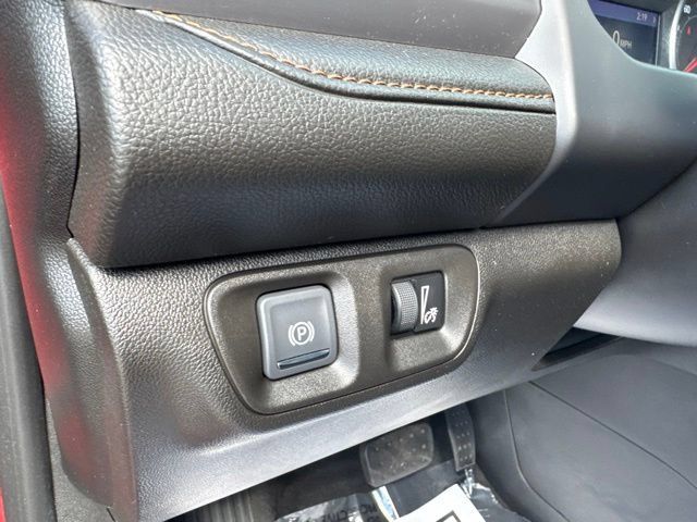 Used 2022 GMC Acadia AT4 w/ Preferred Package AWD/4WD image 16