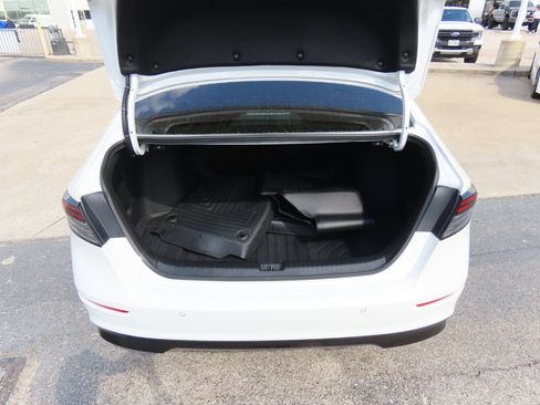 Used 2025 Honda Accord Touring image 12