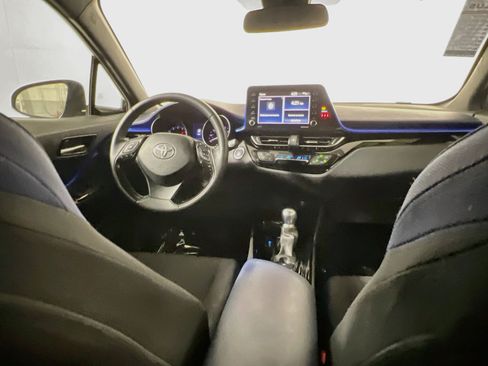Used 2020 Toyota C-HR XLE FWD image 30