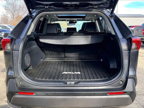 Used 2021 Toyota RAV4 Limited image 30