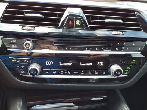 Used 2019 BMW M550i xDrive w/ Premium Package image 18