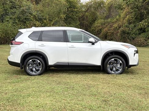 New 2026 Nissan Rogue SV w/ SV Premium Package image 2