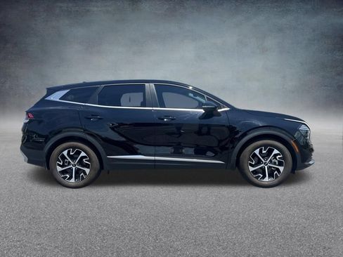 Used 2025 Kia Sportage EX FWD image 2
