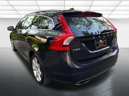 Used 2016 Volvo V60 T5 Platinum FWD image 3