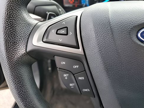 Certified 2018 Ford Fusion SE w/ Fusion SE Technology Package FWD image 18