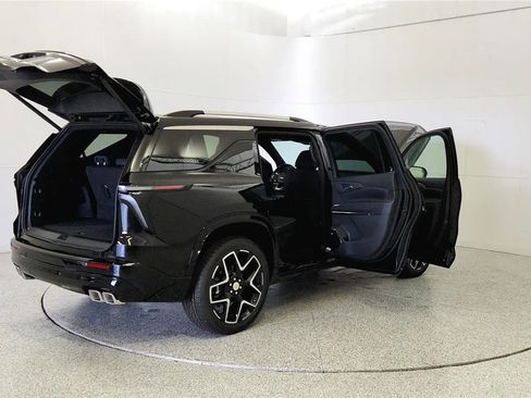 New 2026 Chevrolet Traverse High Country AWD/4WD image 12