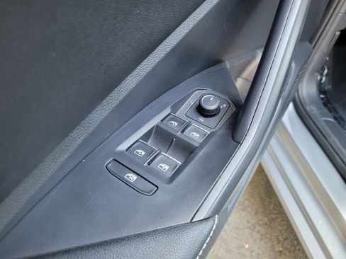 Used 2022 Volkswagen Jetta SE FWD image 26