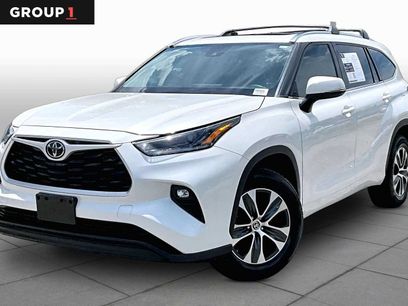 Used 2021 Toyota Highlander XLE