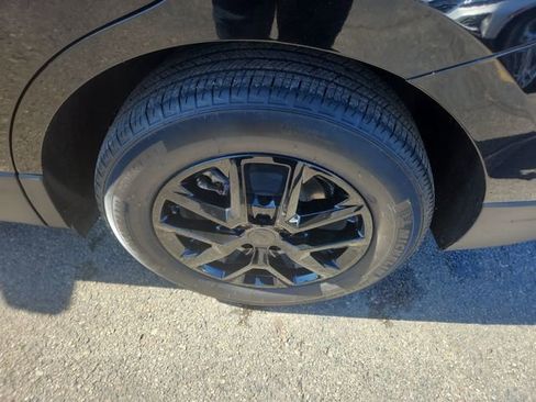 Used 2023 Chevrolet Equinox LS w/ LS Convenience Package image 21