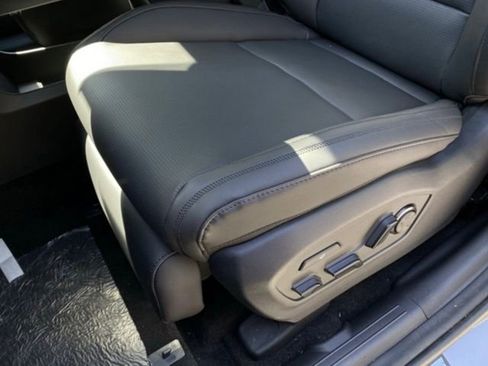 Used 2025 Hyundai Santa Fe Calligraphy image 26