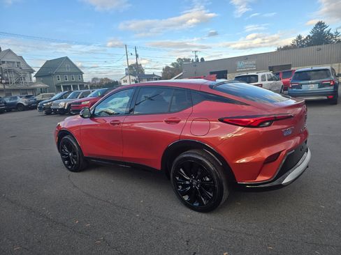 Used 2024 Buick Envista Sport Touring w/ Convenience I Package image 4