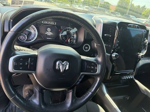 Used 2019 RAM 1500 Big Horn AWD/4WD image 3