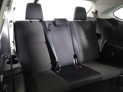 Used 2024 Toyota Highlander LE image 35