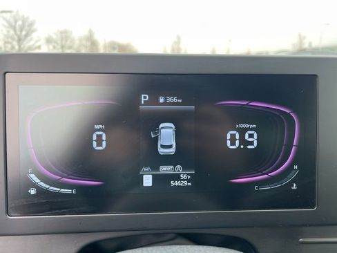 Used 2024 Kia Sportage LX image 11