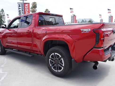 Used 2026 Toyota Tacoma TRD Sport w/ TRD Sport Upgrade Package AWD/4WD image 6