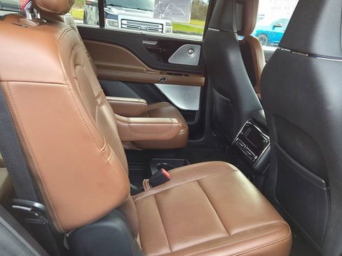 Used 2021 Lincoln Aviator Reserve w/ Equipment Group 201A image 14